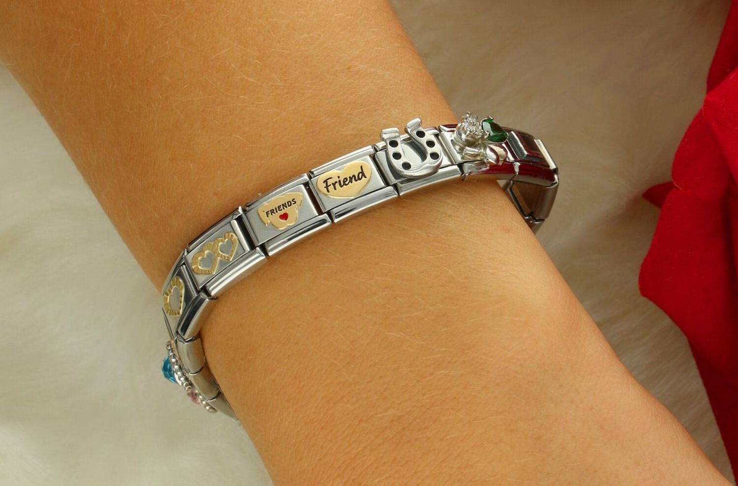 Nomination Link 18K Gold 'Diamentowane Serca' 03014964 – oryginalny link do bransoletek Classic Composable ze stali szlachetnej i 18K złota. Stwórz spersonalizowaną bransoletkę Nomination.1.jpg